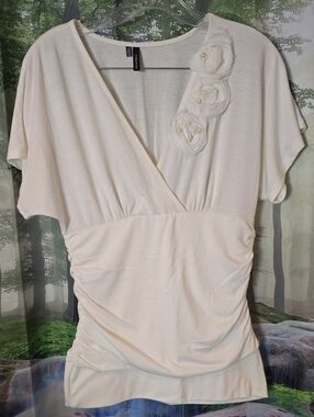 Maurices Cream Floral-Applique V-Neck Tunic